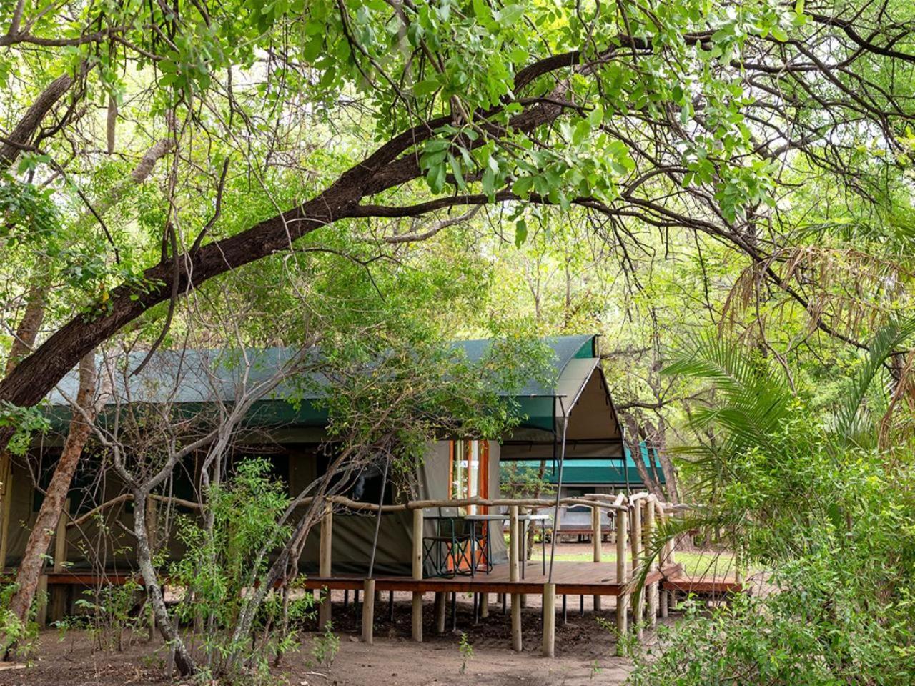 Ndhovu Safari Lodge Mahango Ngoại thất bức ảnh
